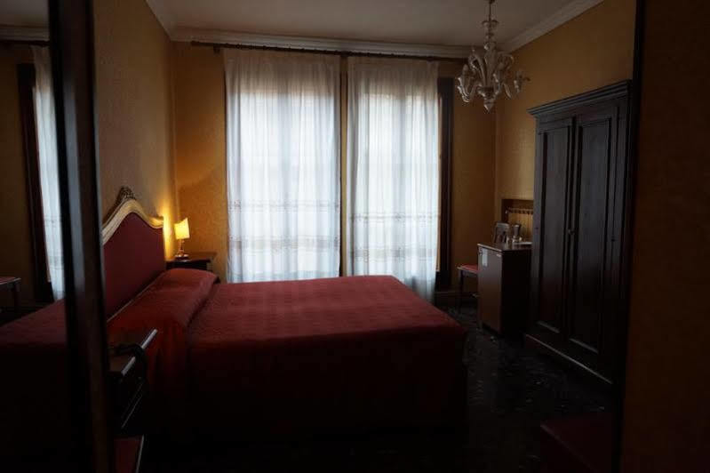 Hotel Orsaria Velence Kültér fotó