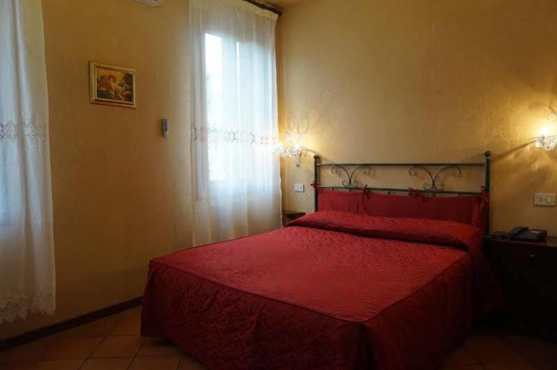 Hotel Orsaria Velence Kültér fotó